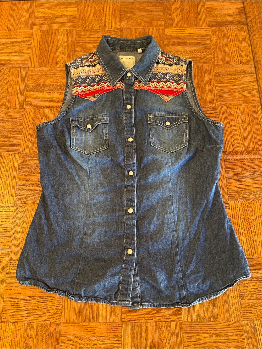 Roper Denim Sleeveless Pearl snap blouse Small